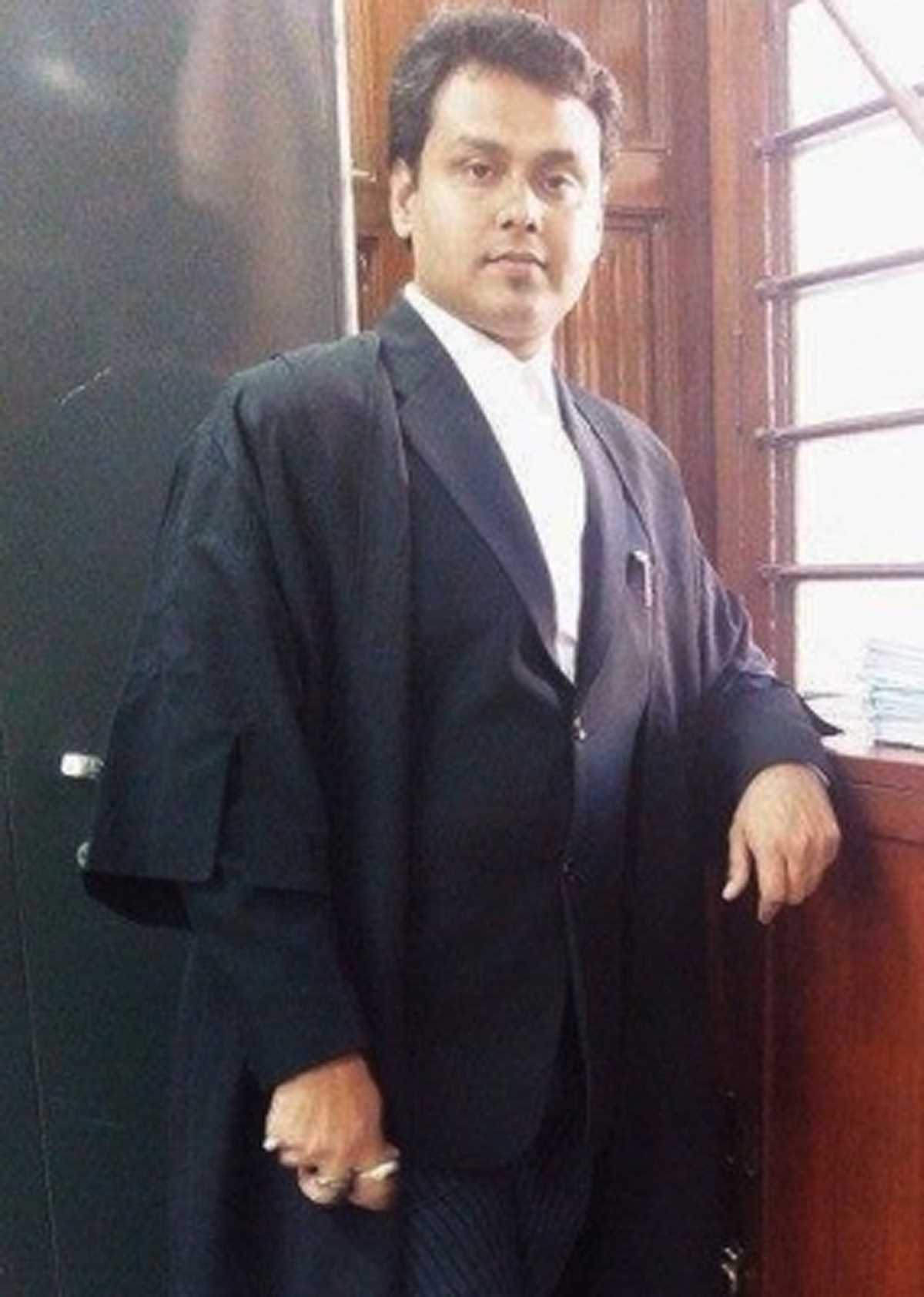 कलकत्ता हाई कोर्ट ने कांग्रेस नेता के खिलाफ आगे की पुलिस कार्यवाही पर अंतरिम रोक लगाई कलकत्ता हाई कोर्ट ने कांग्रेस नेता के खिलाफ आगे की पुलिस कार्यवाही पर अंतरिम रोक लगाई